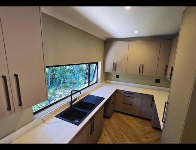 5 BEDROOM HOUSE FOR SALE IN SIMBITHI ECO ESTATE